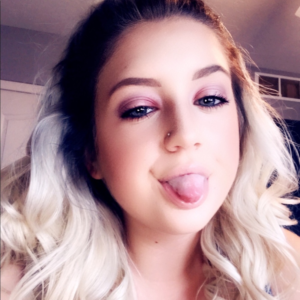 Meet your Posher, Leah